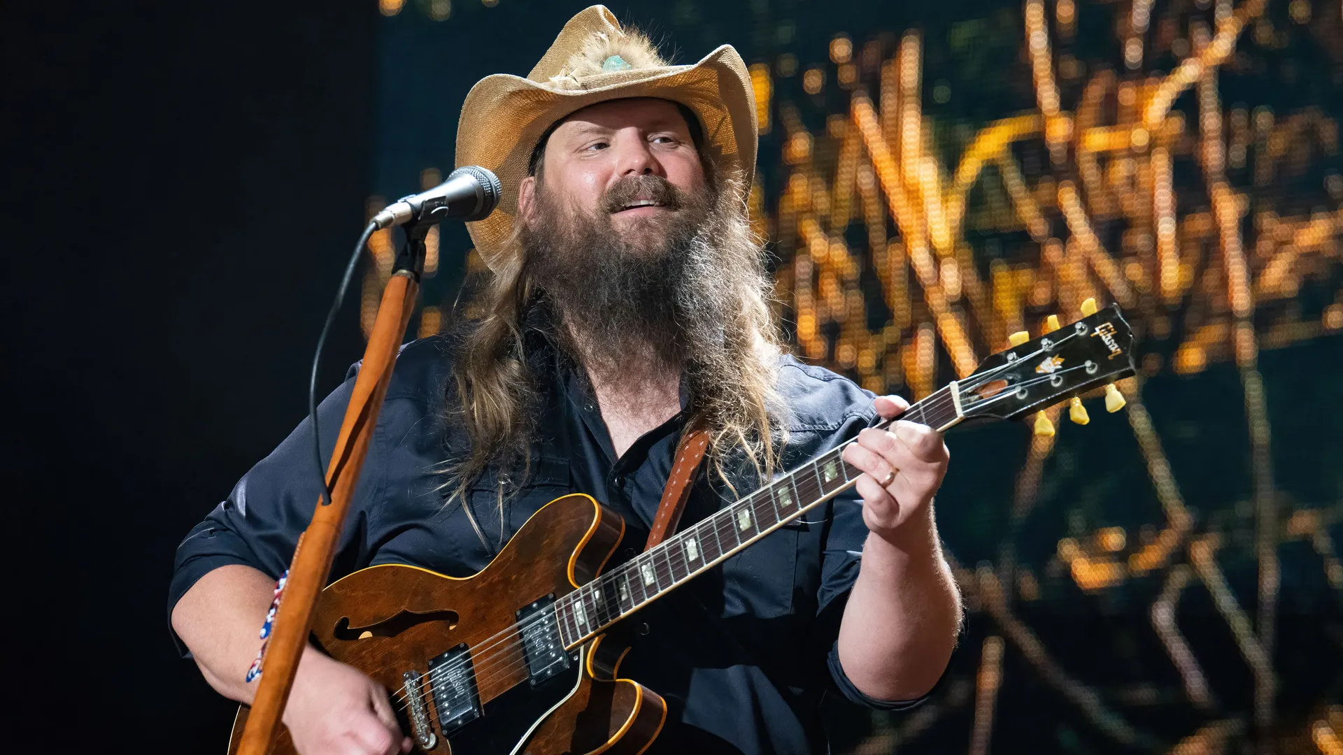 Chris Stapleton playing live